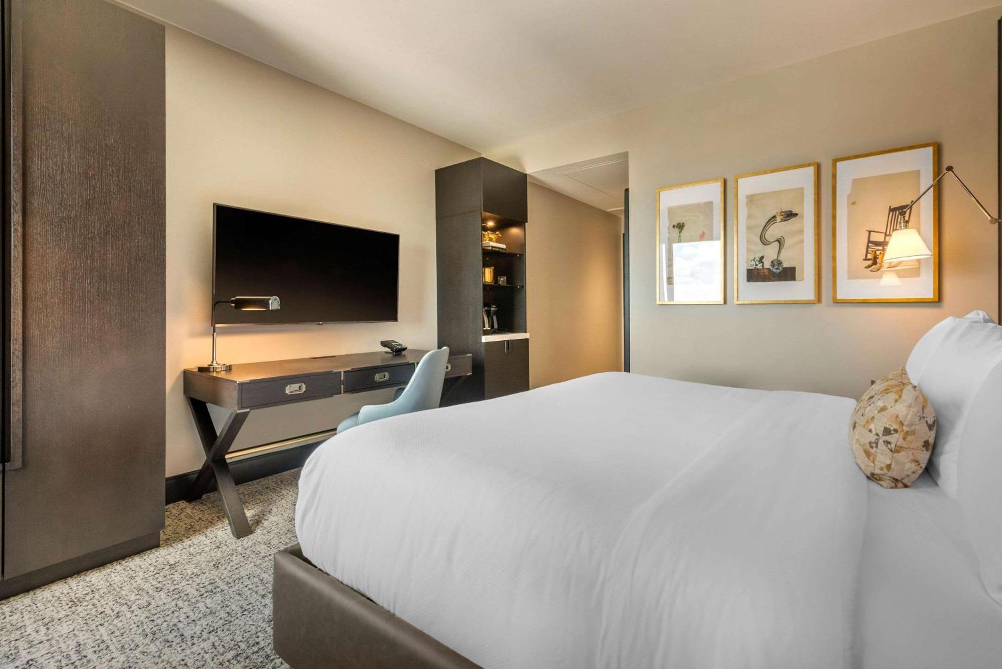 Cambria Downtown Convention Center Otel 4*