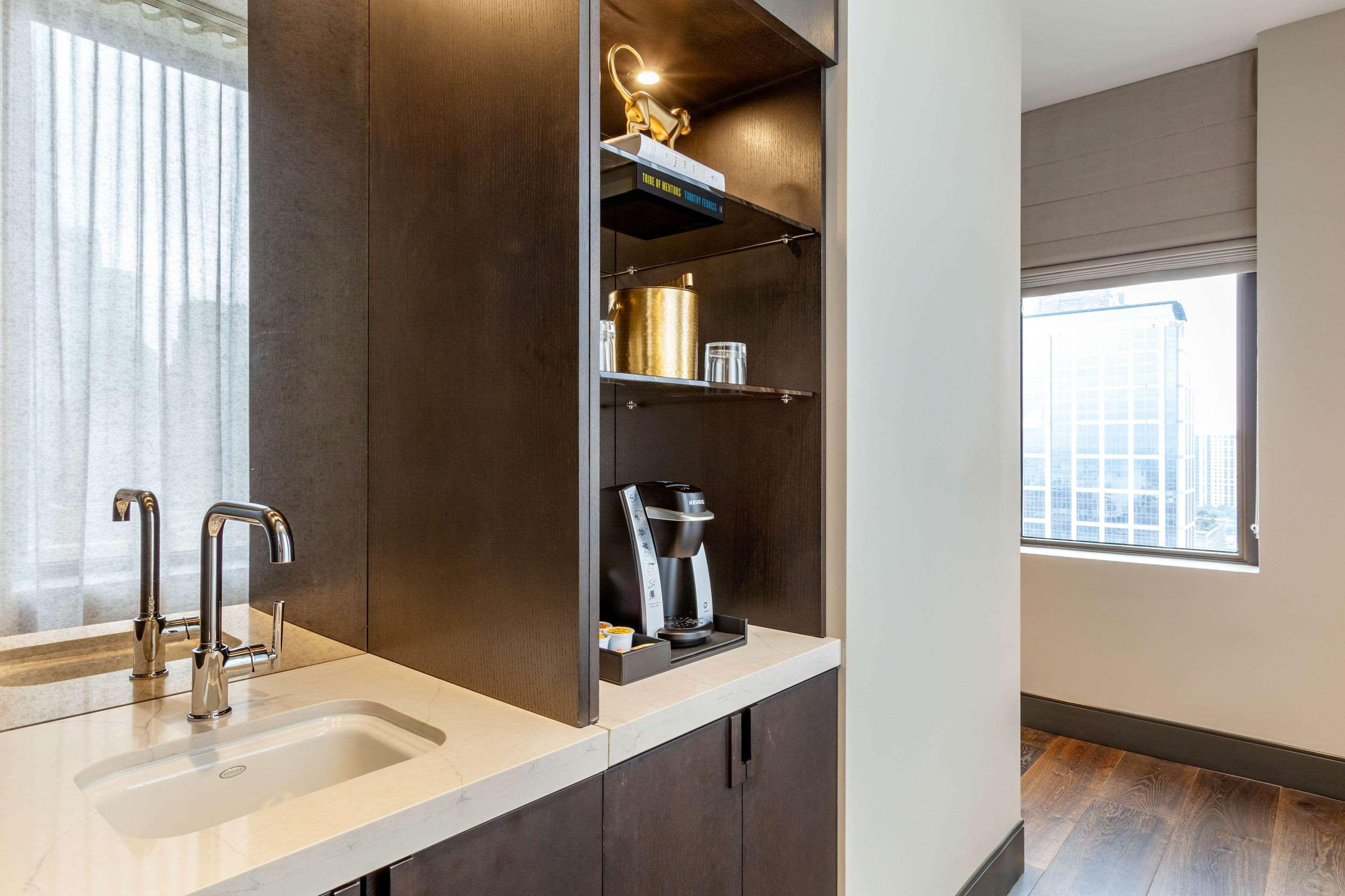Hotel Cambria Downtown Convention Center 4*