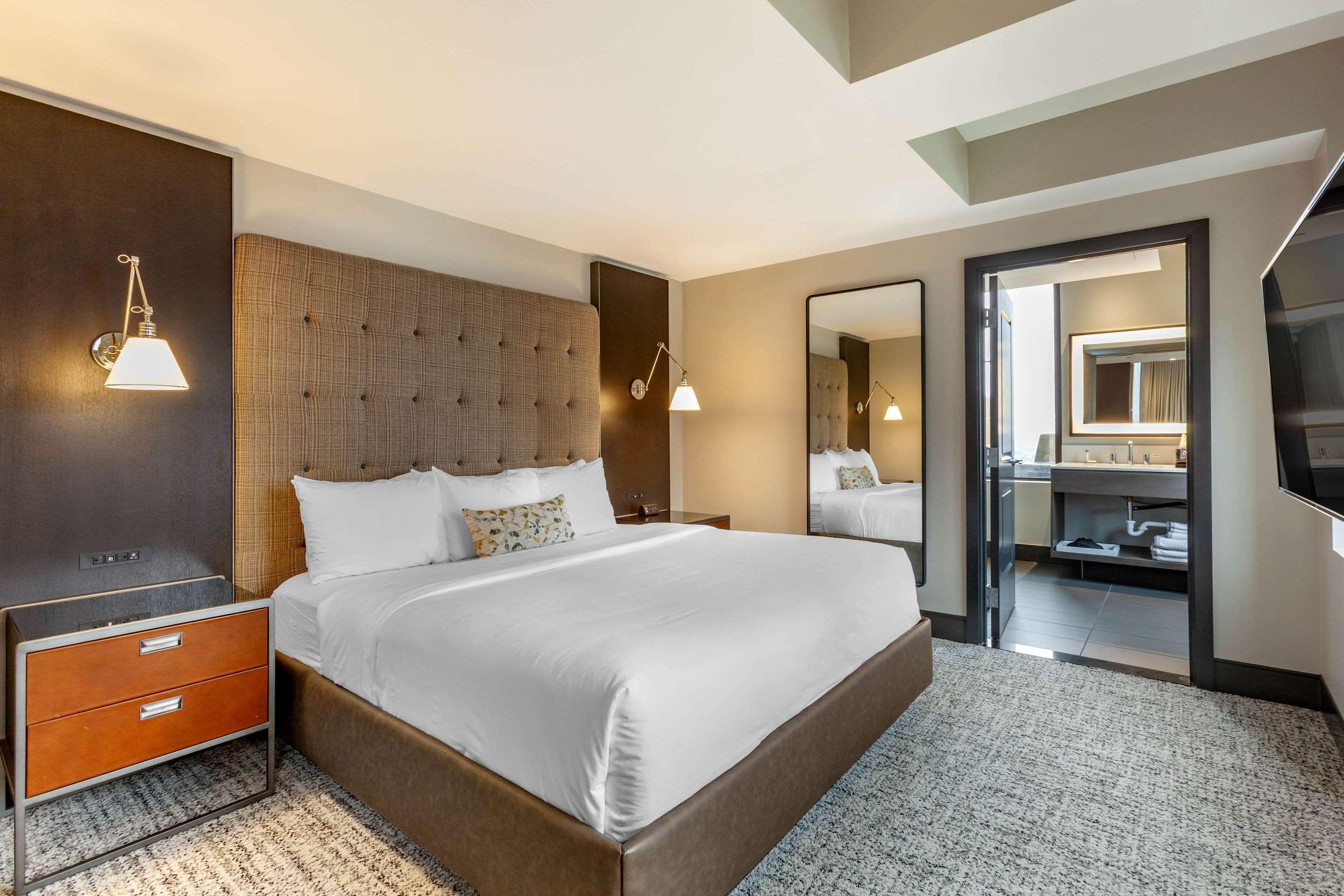Hotel Cambria Downtown Convention Center
