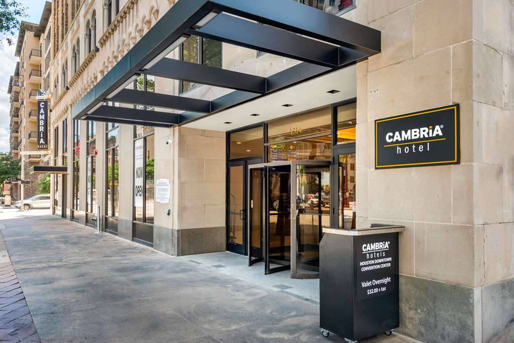 Hotel Cambria Downtown Convention Center